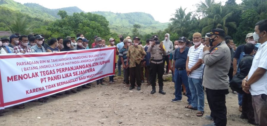 Unjuk Rasa Tolak Perpanjangan Izin PT. PLS Pemanfaatan Kayu Wilayah Regiater 6 di Tapsel Sumatera Utara.