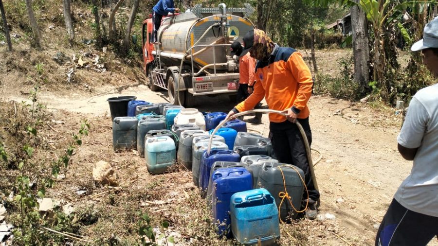 Pengiriman Air Bersih PDAM Bagi Dampak Kekeringan di “Kabupaten Situbondo”