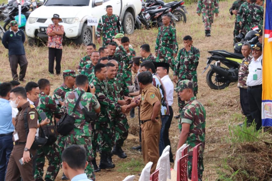 Panen Raya Jagung dan Penyerahan Paket Sembako Meriahkan HUT TNI di Tapsel