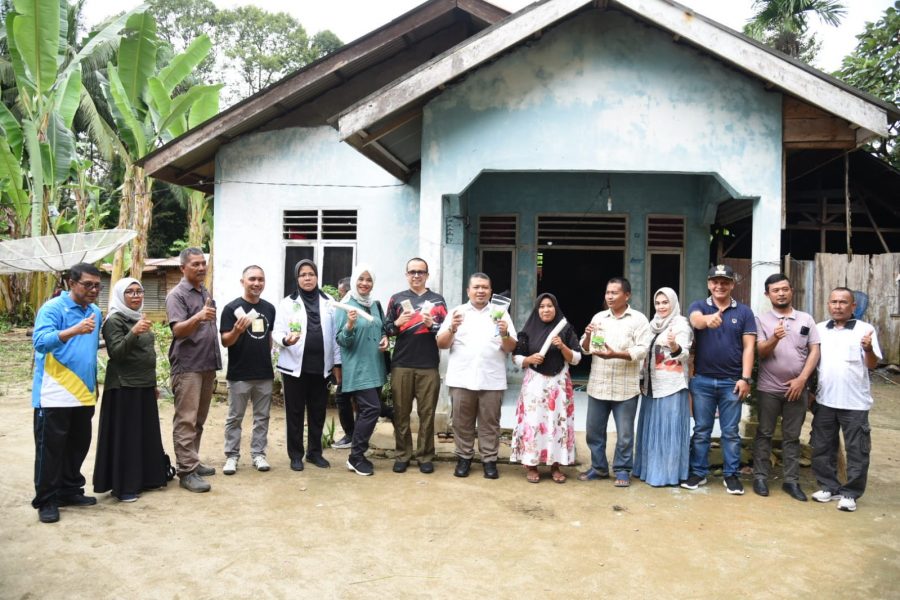 Bupati Tapsel Ingin Keripik Tempe Jadi Komoditas Oleh-oleh Tapsel