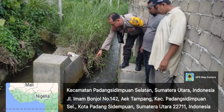 Ditemukan Mayat Seorang Petani Di Simpang Tiga Saluran Irigasi Saba Padang Tapsel !