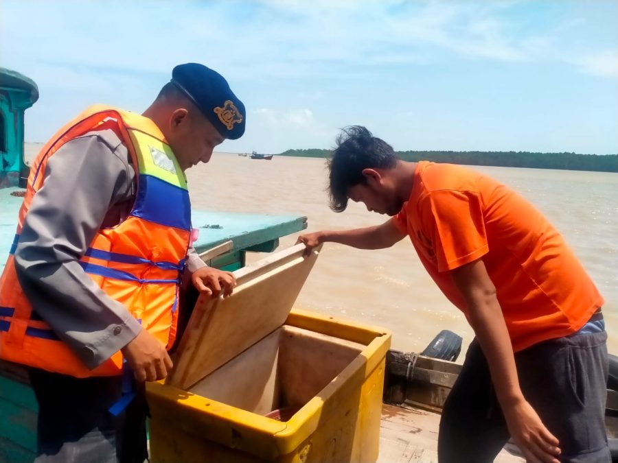 Personil Satpolairud Polres Asahan Lakukan Polmas di Perairan Panton Bagan Asahan