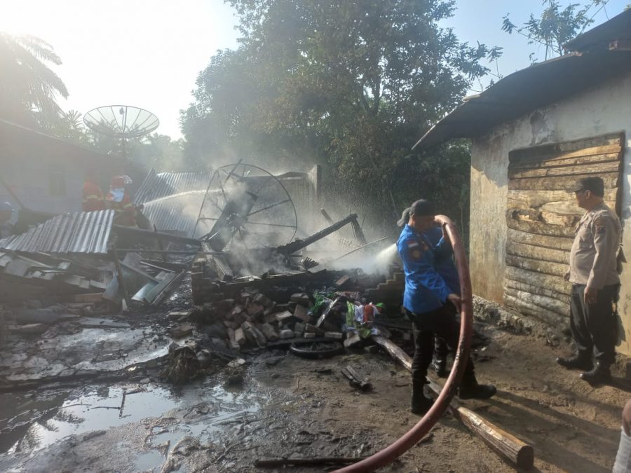 Ngantar Anak Sekolah, Rumah Zulkifli Saragih Hangus Terbakar