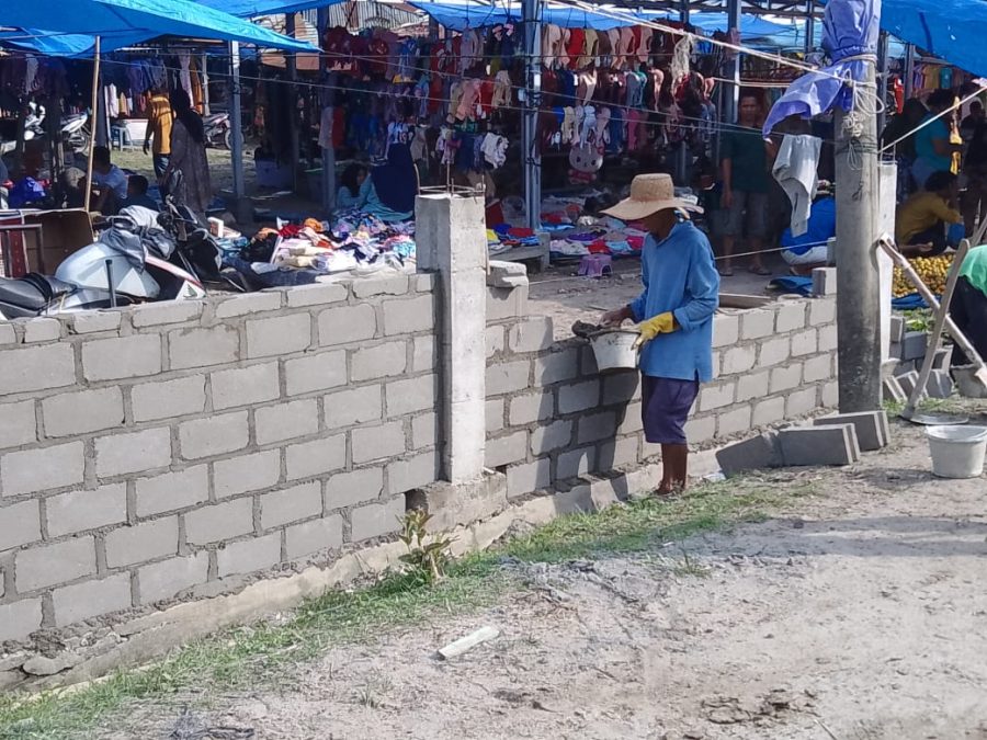 Kades Desa Sei Silau, Wartiman, “Areal Pekan Sabtu di Kelola Oleh Bumdes Yang Punya Payung Hukum.”