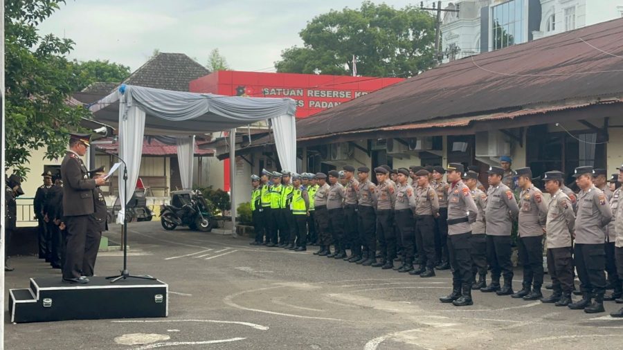 Kapolres Tapsel Pimpin Upacara Kenaikan Pangkat Personel