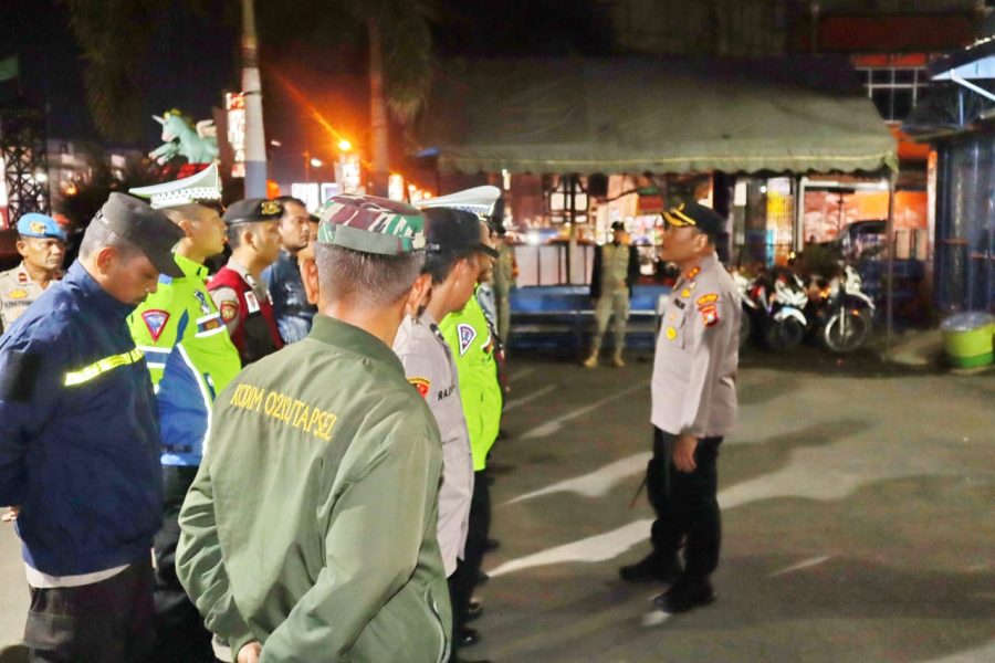 Kapolres Padangsidimpuan Pimpin Patroli Skala Besar berikut Himbauannya