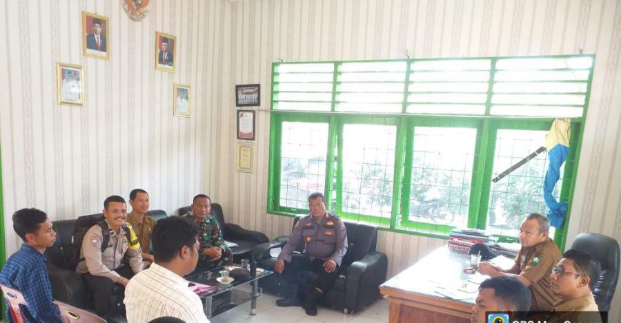 Jelang Pilkades, Kapolsek Hutaimbaru hadiri Kegiatan Rapat Forum Kordinasi Pimpinan Kecamatan di Angkola Julu