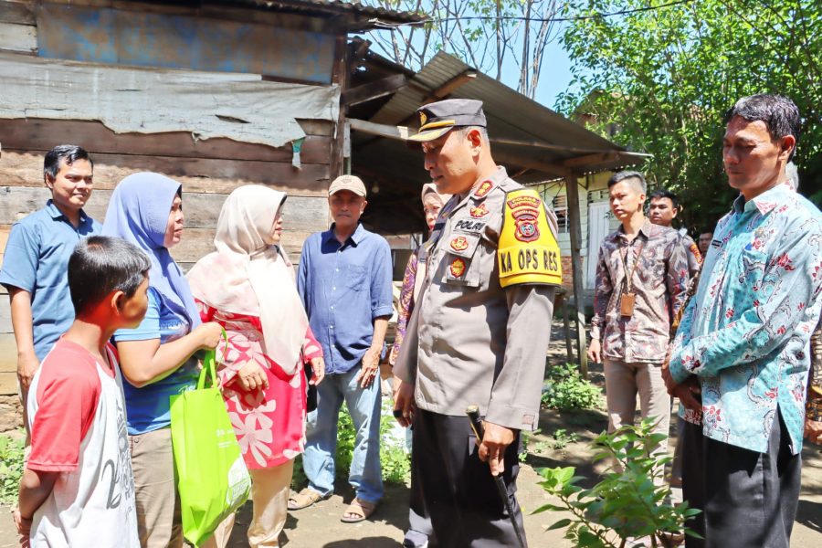 Pengentasan Stunting di Kelurahan Timbangan Kapolres PSP dan pemerintah salurkan bantuan pangan