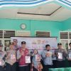 Peduli Literasi, Kapolsek SD Hole Sumbang Buku ke Pesantren Darul Mursyid