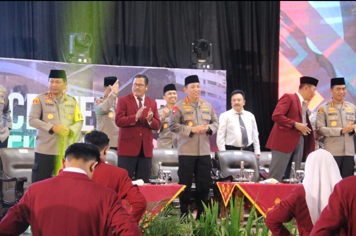 Kapolri Ajak Mahasiswa Baru UMM Mewujudkan Visi Indonesia Emas 2045