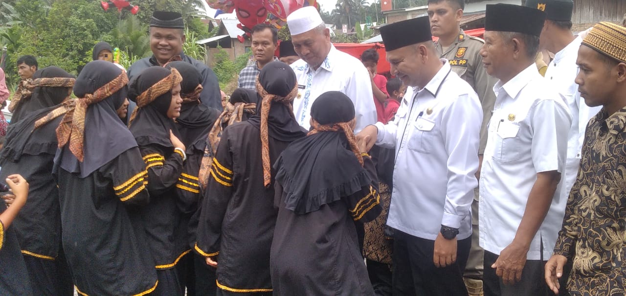 Bupati Pasaman Barat H.Hamsuardi,S.ag Hadiri Acara Batagak Kudo-Kudo Masjid Baiturrahman