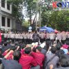 Aliansi Malang Bergerak Gelar Demonstrasi di DPRD Kota Malang Dalam Rangka Peringati Hari Hak Asasi Manusia ” HAM ” Sedunia ke-76 Tahun.