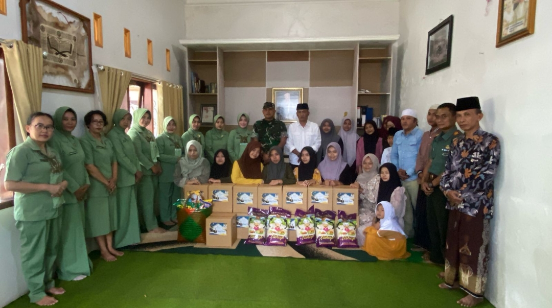 Dandim 0818 Berikan Santunan Pada Yatim-Du’afa Miftahul Munir Kalipare