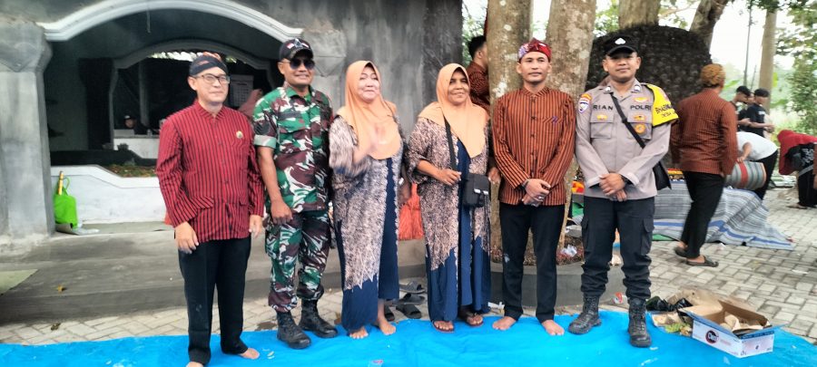 Bersih Deso Kalipare, Kirab Tumpengan ke Punden Mbah Njowo