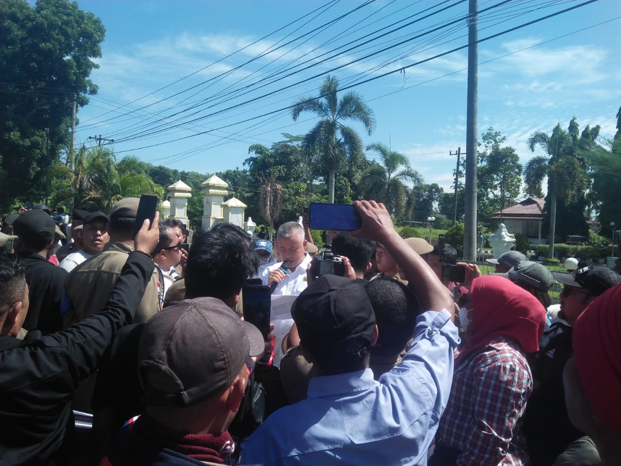 Kelompok Tani Gerakan Masyarakat Peduli Tanah Negara(Gempita) Melaksanakan Unjuk Rasa Damai