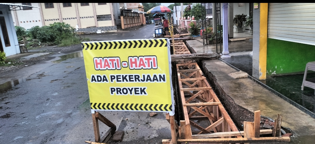 Proyek Drainase Depan Kantor Desa Bulupitu Sudah Dibangun
