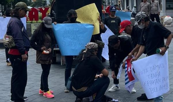 PELITA Nusantara Tolak AMP di Malang, Bakar Bendera Papua Merdeka