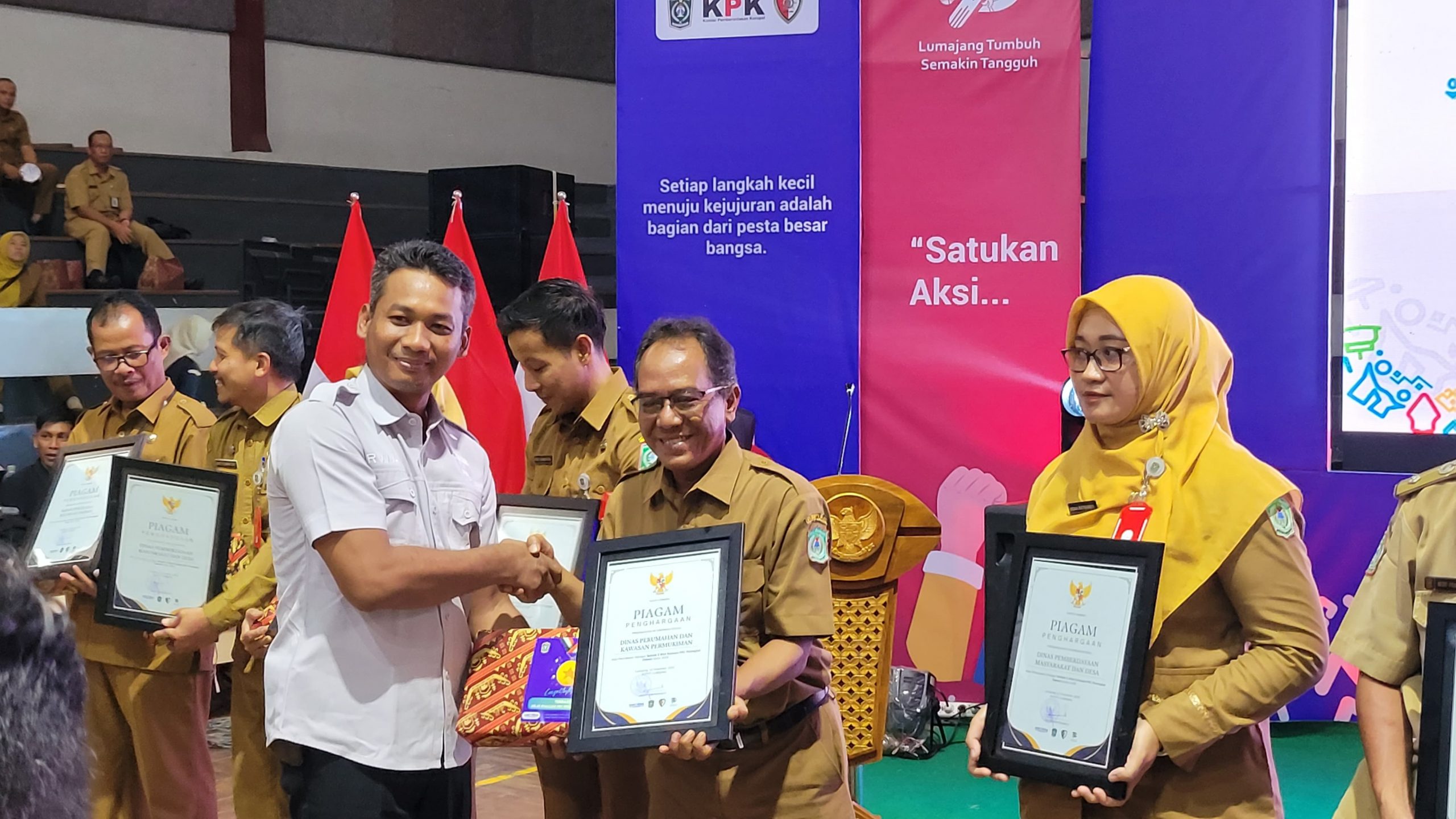 Peringati Hakordia, Unit Tipikor Polres Terima Reward dari Bupati Lumajang