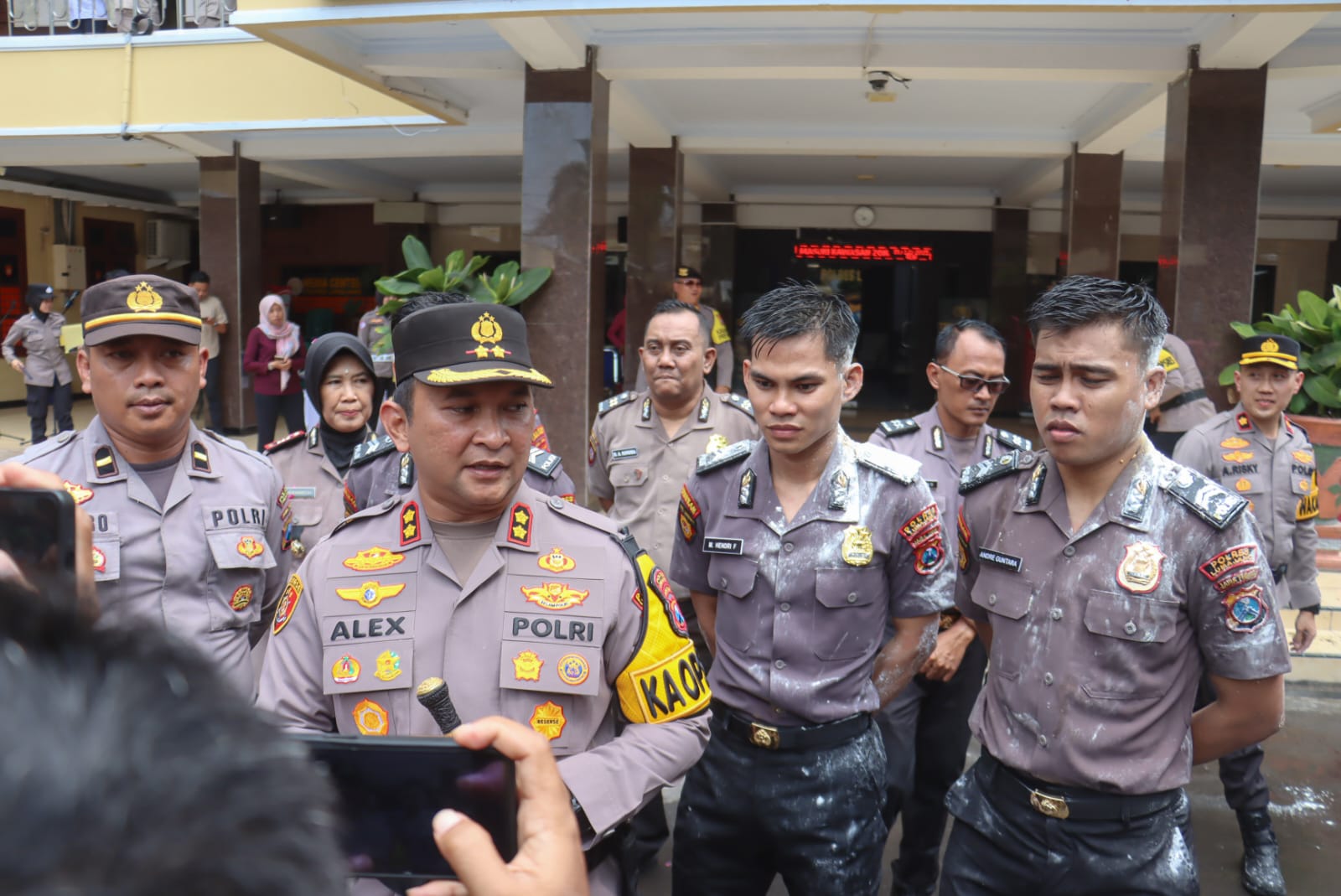 Dianggap Pengabdiannya Berprestasi, Kapolres Lumajang Naikan Pangkat 71 Personil