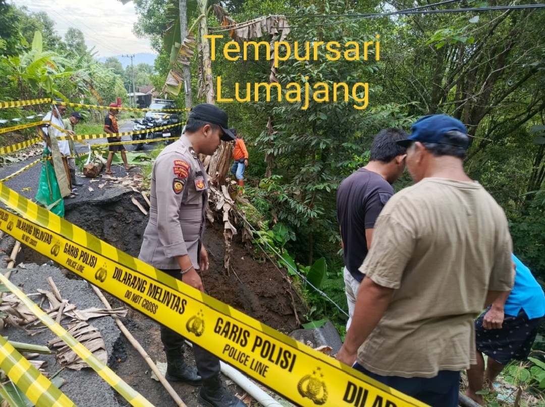 Jalan Utama Tempursari Lumajang Longsor, Warga: Wayae Ganti Gorong – Gorong..