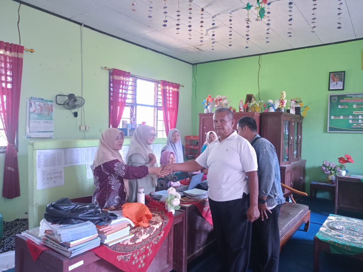 Oknum Kepala Sekolah SDN 18 Tarang Tunggang Diduga Rekayasa SPJ Gaji Guru Honorer