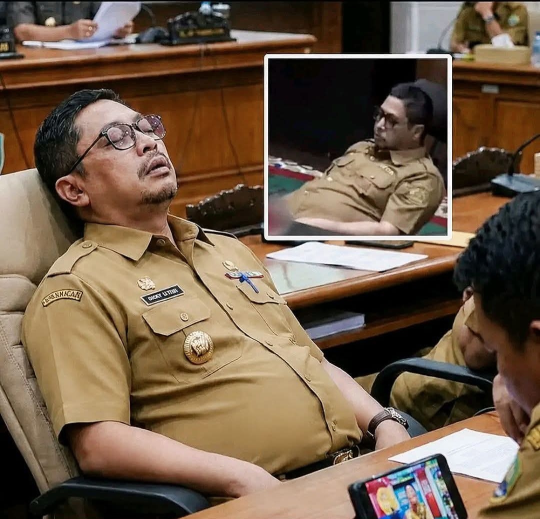 Viral di Medsos Pejabat Bangkalan Tidur Pulas dan Nonton Film Saat Rapat Paripurna