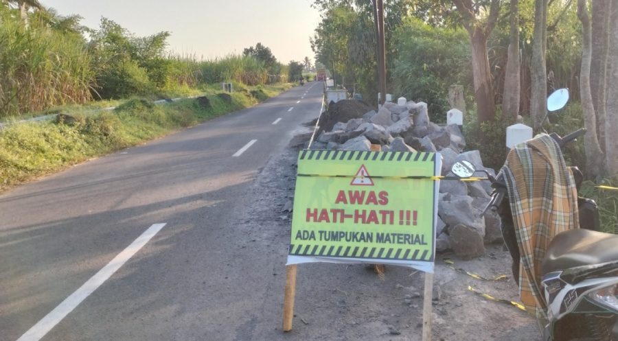 Guna Perlancar Saluran Air Dinas PUBM Bangun Drainase Daerah Sukonolo & Putukrejo