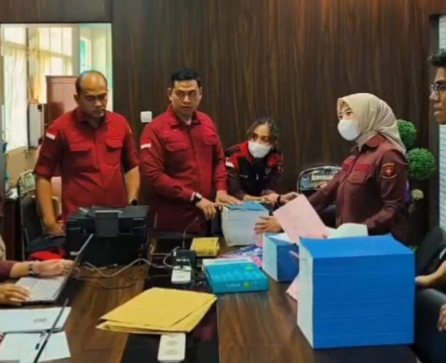Kejari Geledah Dinkes Kab Malang, Dugaan Korupsi Pengadaan Mobil Ambulans