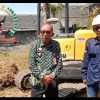 Lurah Dampit Pimpin Penataan Lahan Sekeliling Stadion