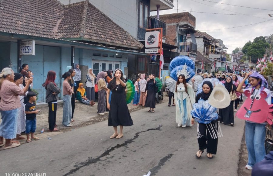 Peringati HUT RI Ke-81 Ratusan Karyawan PT. BMI Dampit Gelar Karnaval