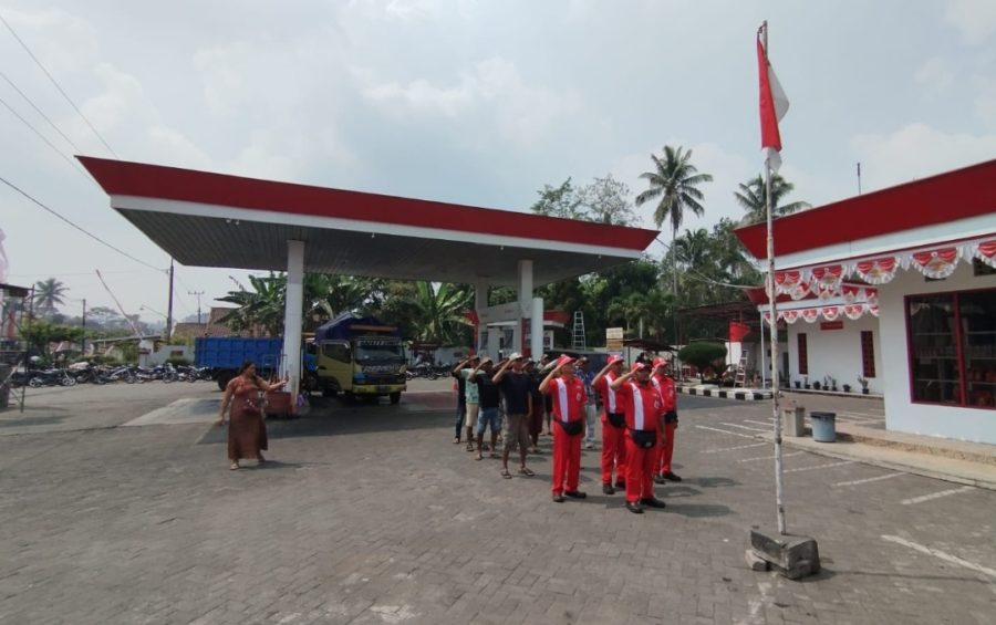 Semangat Merah Putih Berkibar di SPBU Dampit: Upacara HUT RI ke-81 Berjalan Khidmat dan Penuh Kebanggaan