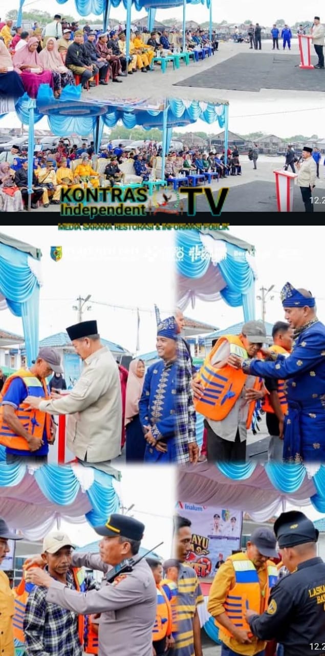 Bupati Batu Bara Serahkan 100 Life Jacket Kepada Nelayan