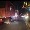 Truk Tebu Sering Parkir di Jalan Kembar Karangkates Sangat Menggagu Lalu Lintas