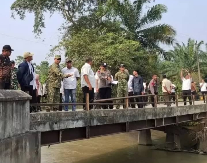 Bupati Kabupaten Asahan,Tinjau Lokasi Lokasi Rencana Normalisasi Sungai