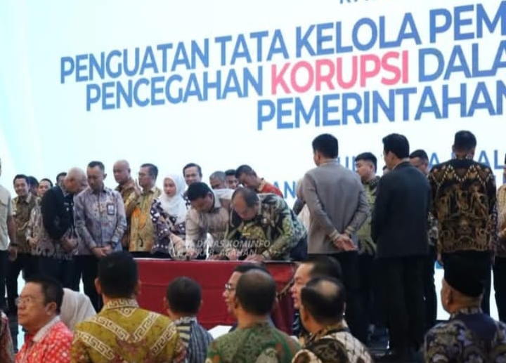 Bupati Kabupaten Asahan Tanda Tangani Komitmen Bersama Terkait Penguatan Tata Kelola Daerah Dan Pencegahan Korupsi.