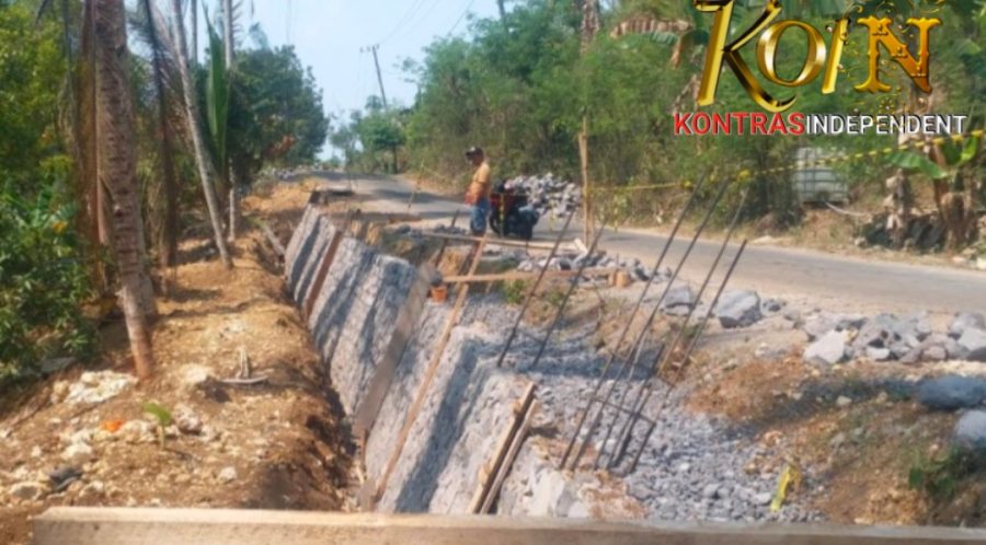 Hindari Longsor Dinas Bina Marga Bangun Tembok Penahan Tanah Daerah Gedangan